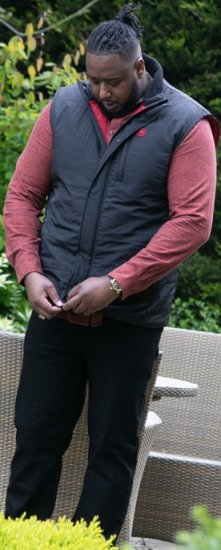 D555 FELIPE Zip Through Padded Gilet With Contrast Colour Lining And Rubber Badge Black - Μπουφάν - Aνδρικά μπουφαν μεγάλα μεγέθη