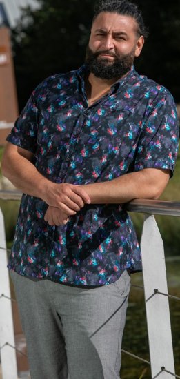 D555 Farnborough Short Sleeve Guitar AOP Shirt With Hidden Button Down Black - Πουκάμισα - Aνδρικά πουκαμισα μεγαλα μεγάλα μεγέθη