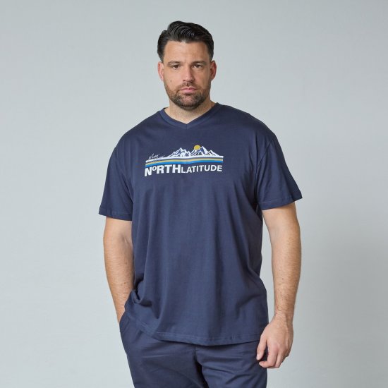 North Latitude Mountain T-Shirt V-Neck Μπλε μαρέν - Μακό μπλουζάκια - Aνδρικά μπλουζεσ μεγάλα μεγέθη