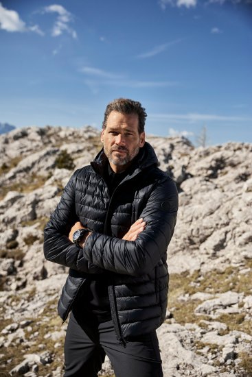 JAY-PI Lightly Quilted Jacket with a Hoodie Black - Μπουφάν - Aνδρικά μπουφαν μεγάλα μεγέθη